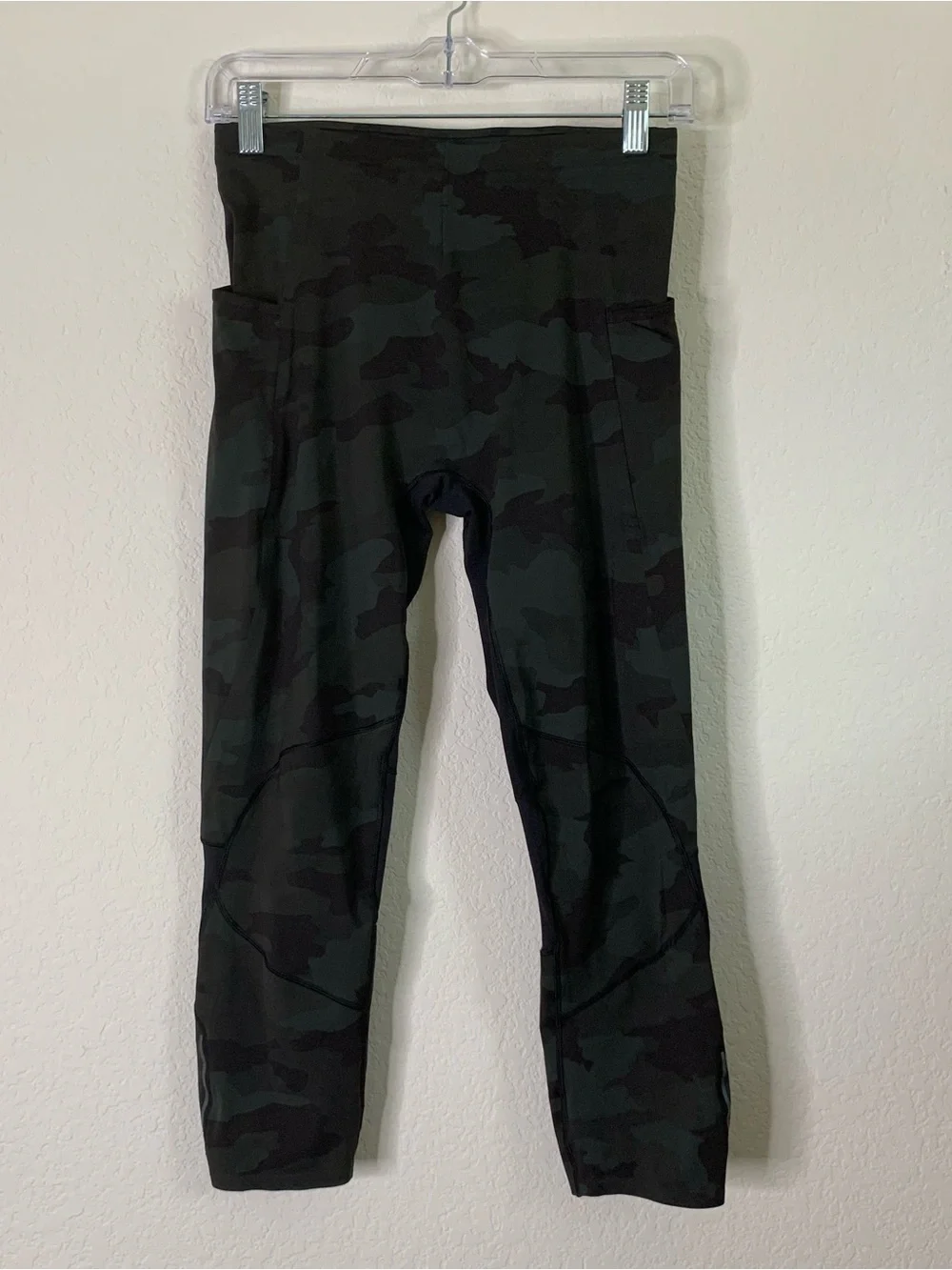 Lululemon Mens camo surge 3/4 tights 22” S